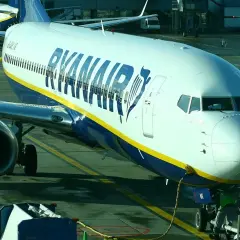Ryanair: Oszczędź na lotach! Jak uniknąć drogiego przewalutowania?