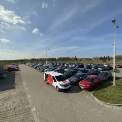 Parking na lotnisku bez stresu? Odkryj wszystkie metody płatności!