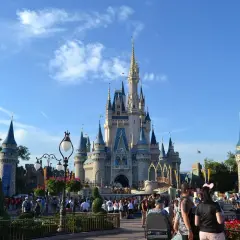 Disneyland: Gdzie na świecie? Wybierz swój magiczny park!