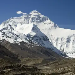 Mount Everest: Gdzie leży i jak spełnić marzenie o Himalajach?