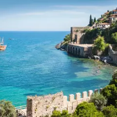 Alanya: Więcej niż plaża! Atrakcje i praktyczny przewodnik.