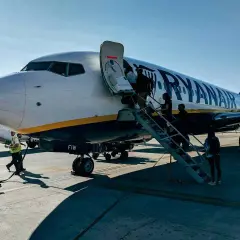Jak przewozić leki w Ryanair? Poradnik, by uniknąć kłopotów!