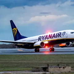 Ryanair odprawa: Terminy, opłaty. Oszczędź pieniądze i nerwy!