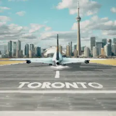 Lot do Toronto: Ile trwa naprawdę? Bezpośrednio i z przesiadką.
