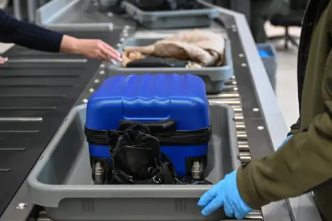 Płyny w Ryanair: Limit 100 ml i koniec zasad w 2026?