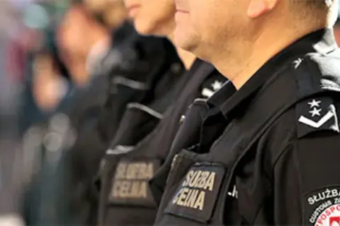 Celnik na lotnisku: Zarobki do 9370 zł brutto poznaj składniki