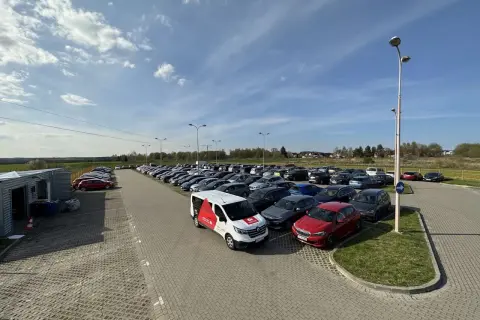 Parking na lotnisku bez stresu? Odkryj wszystkie metody płatności!
