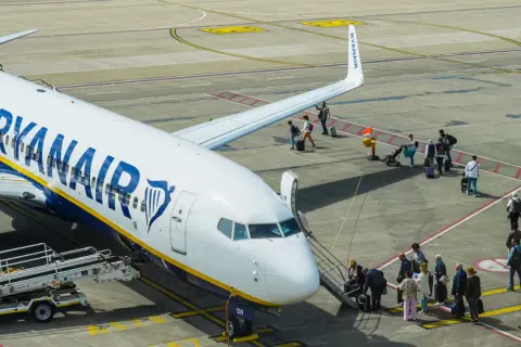 Ryanair: Paszport czy dowód? Uniknij stresu na lotnisku!