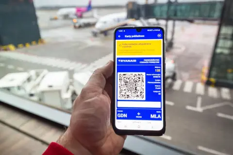 Ryanair: Karta pokładowa 2026 drukować czy użyć aplikacji?