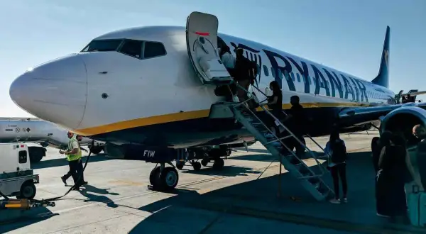 Jak przewozić leki w Ryanair? Poradnik, by uniknąć kłopotów!