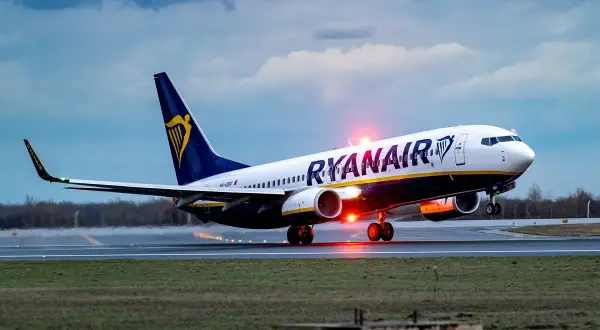 Ryanair odprawa: Terminy, opłaty. Oszczędź pieniądze i nerwy!