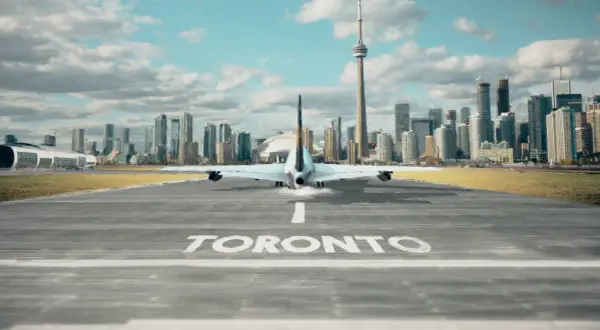 Lot do Toronto: Ile trwa naprawdę? Bezpośrednio i z przesiadką.