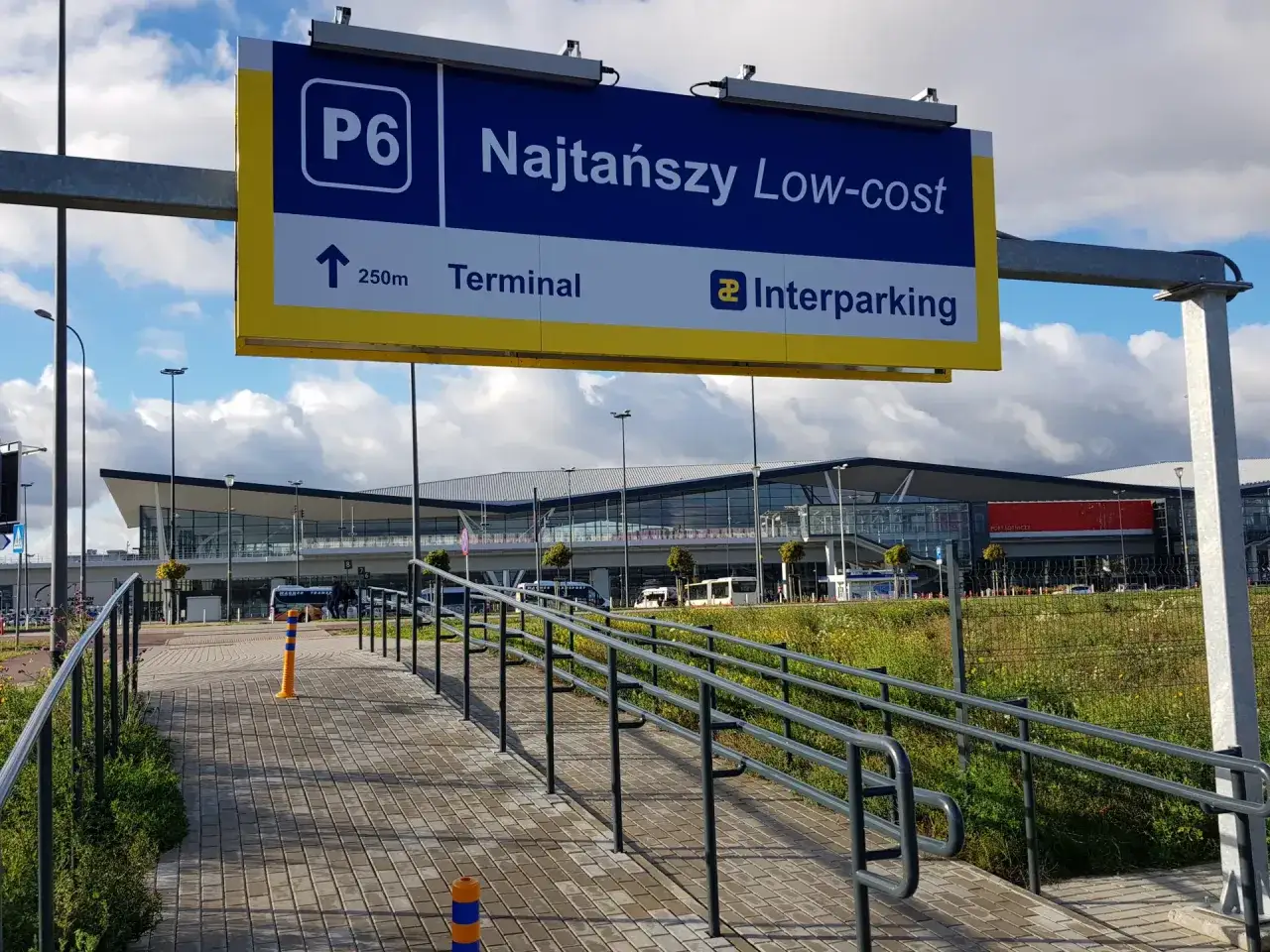 oznakowanie dojazdu na lotnisko w Gdańsku