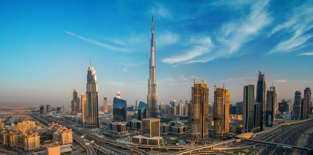 Mapa Zjednoczonych Emirat&oacute;w Arabskich z zaznaczonym Dubajem